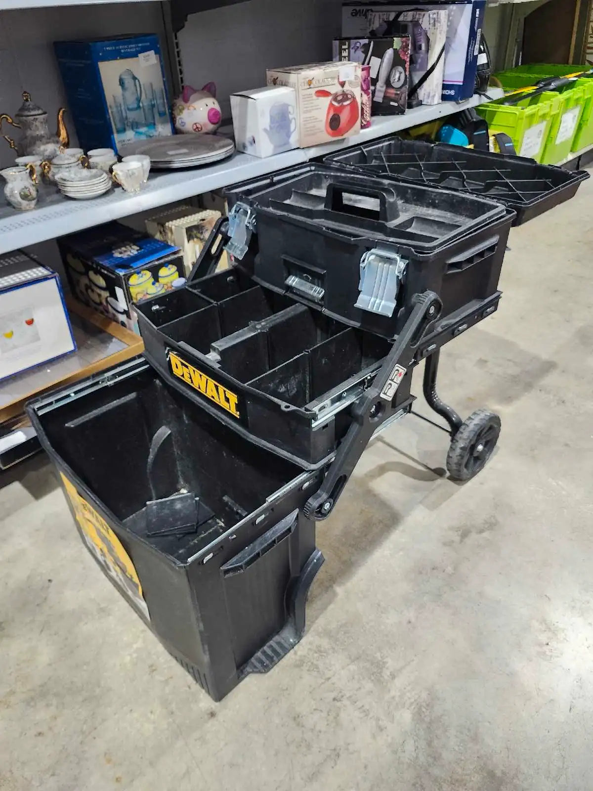 DEWALT 4-in-1 Cantilever Tool Box Mobile Work Center