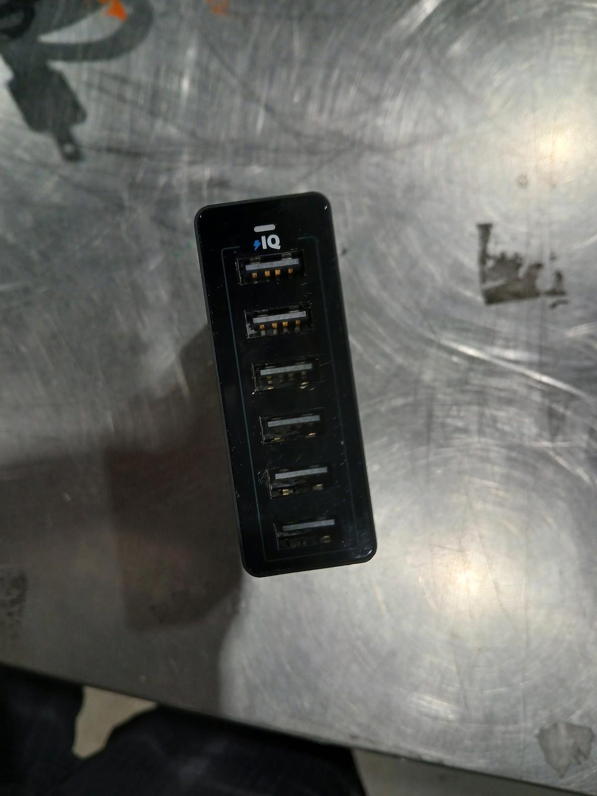 iq 6 port usb charging hub EXCELLENT