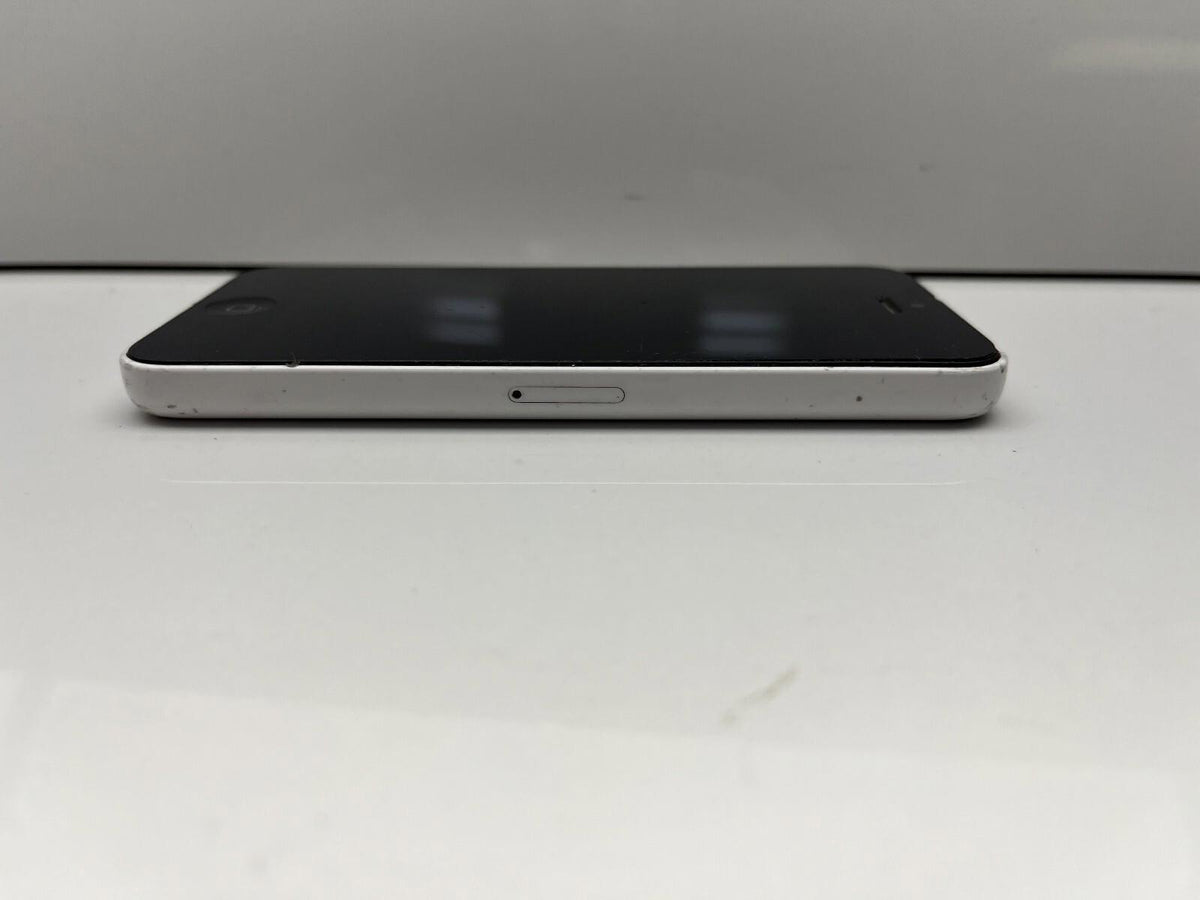 iPhone 5c White No Power FOR PARTS