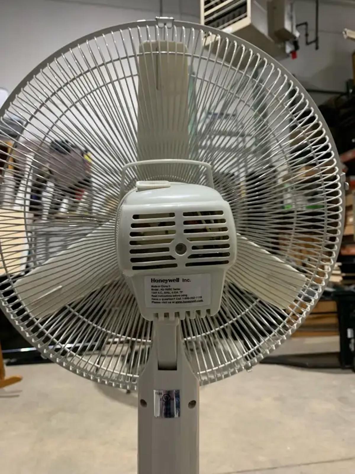 Standing White Honeywell Fan with Remote