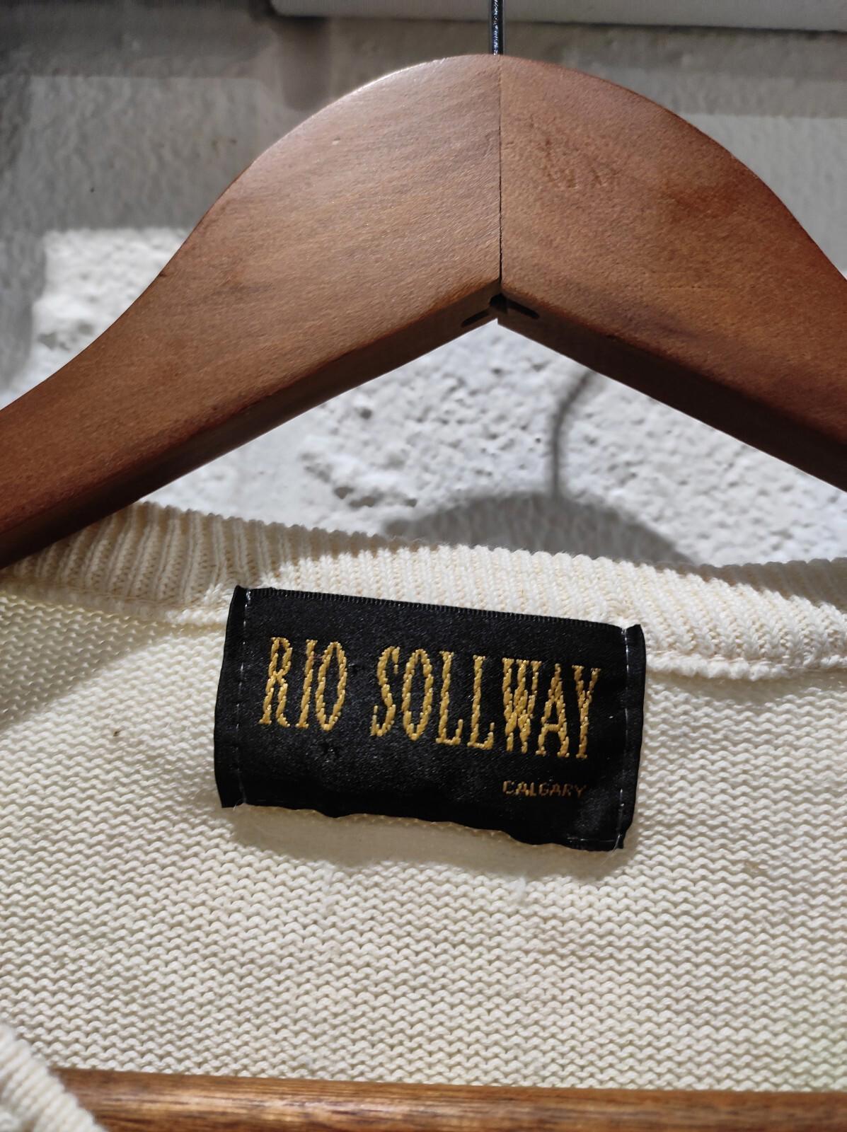 Rio Sollway Calgary Beige Pullover Sweater