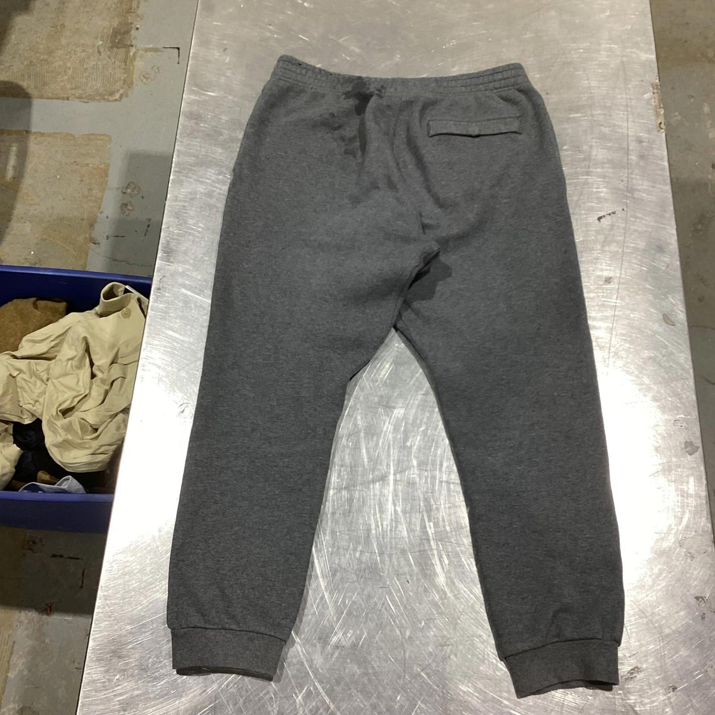 Nike Men’s Gray Tapered Jogger Sweatpants