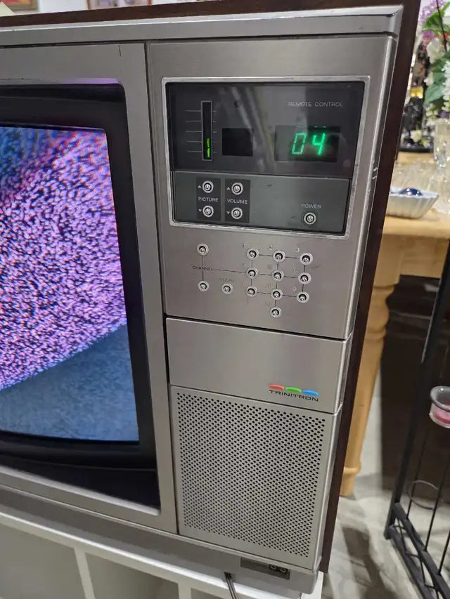 Vintage Sony Trinitron KV-2145R 21" TV - 1981