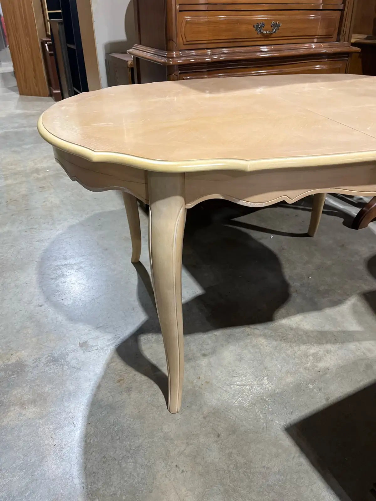 Oval dining Table