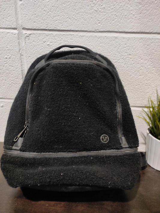 Lululemon Women's Mini Sherpa Fleece Adjustable Straps Adventurer Backpack Black