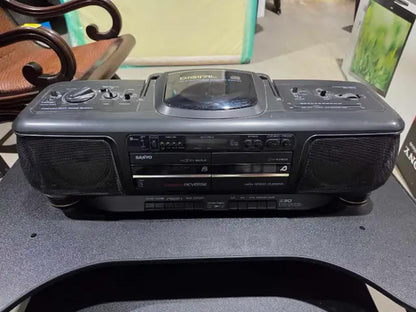 Sanyo MCD-Z30 CD/Radio/Cassette Boombox