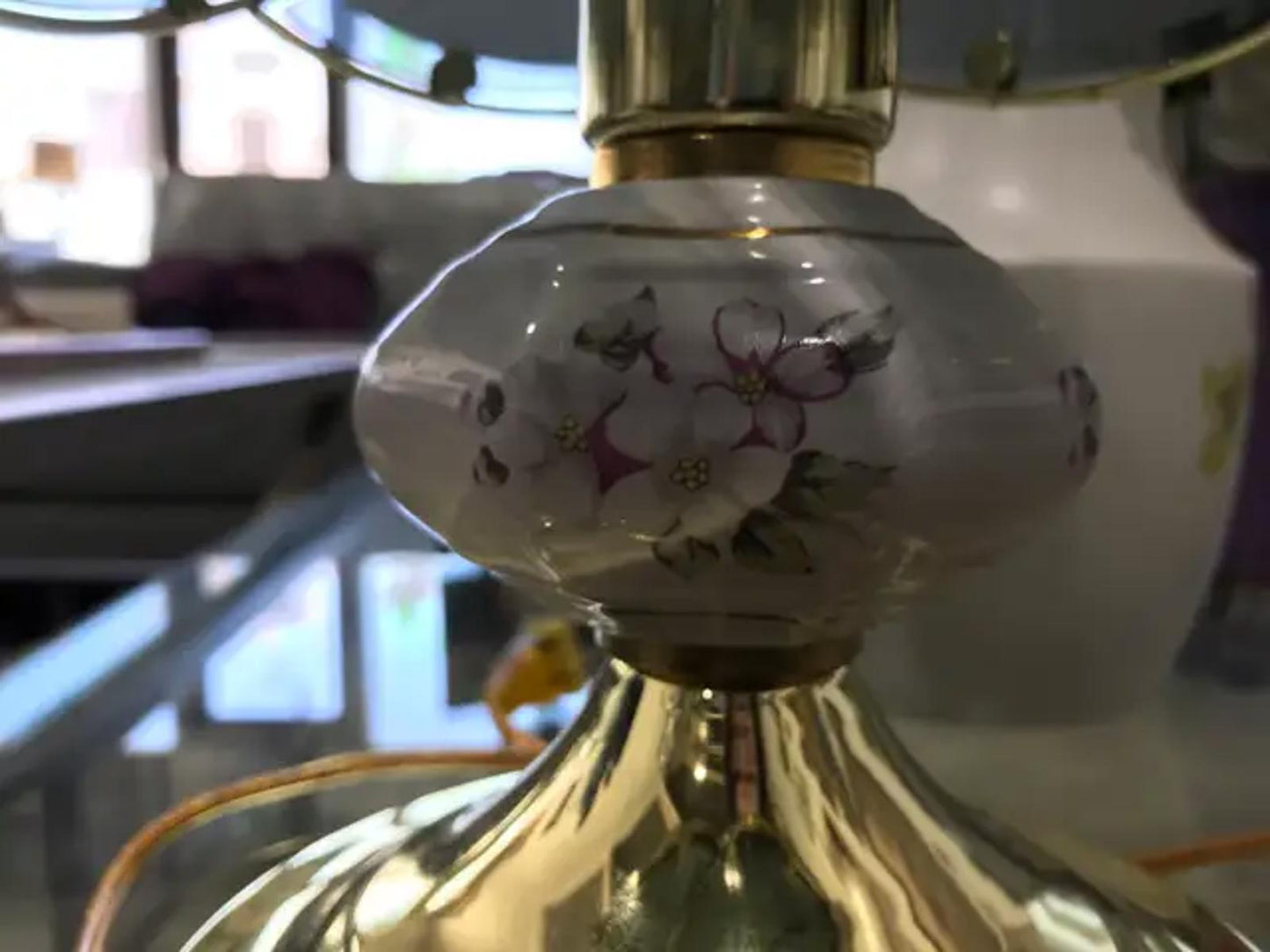 Floral Design Table Lamp