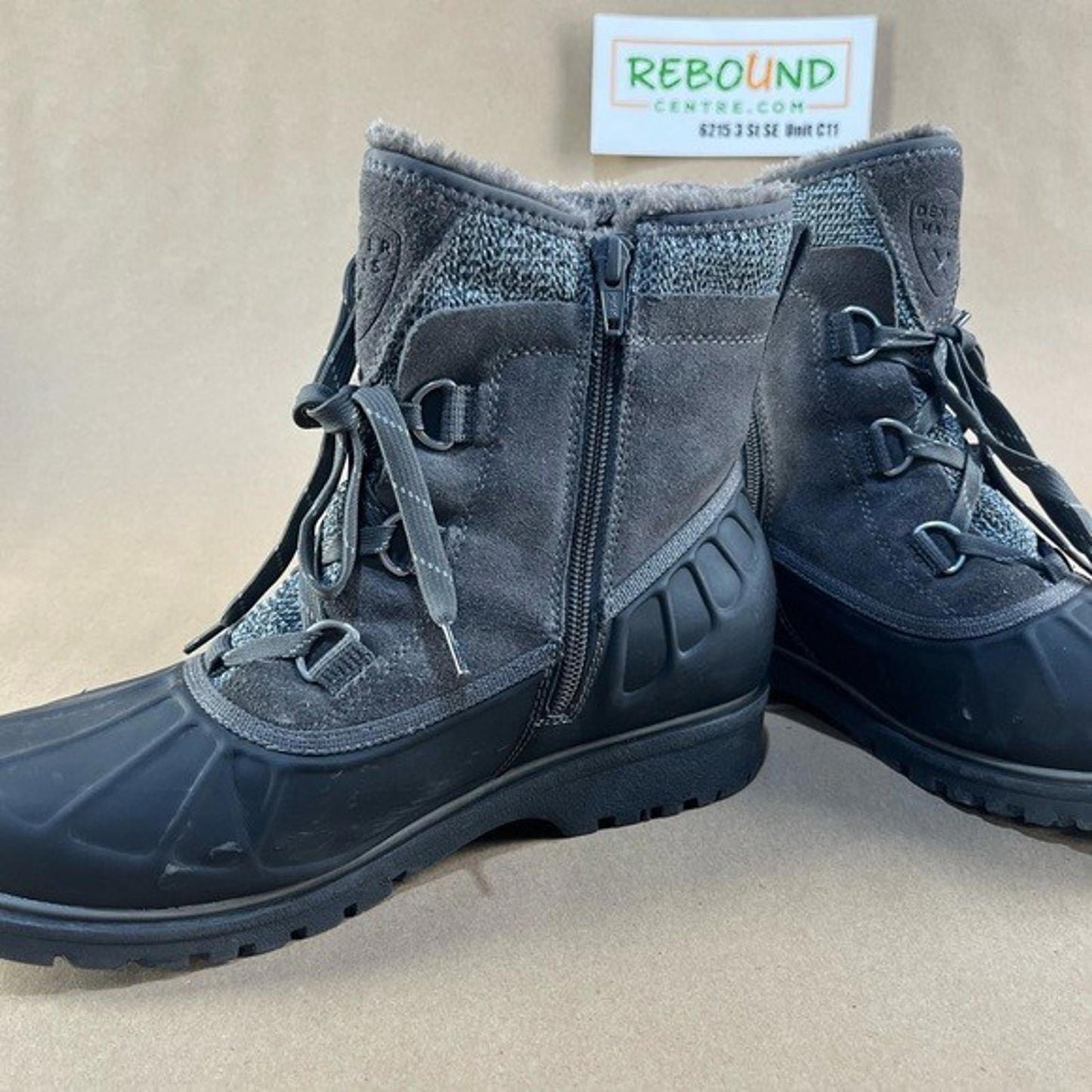 Denver Hayes Women’s Boots (Size 9)