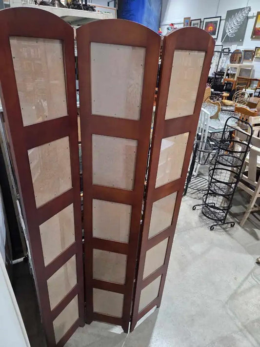 Photo Display Room Divider - 15 8x10 Photos