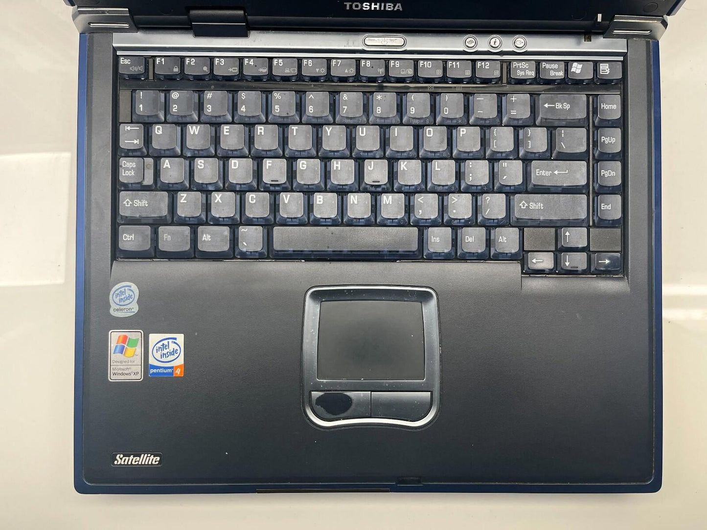 Toshiba Satellite A30 Pentium 4 Retro FOR PARTS