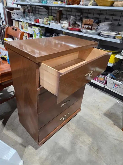 Vintage 4-Drawer Dresser