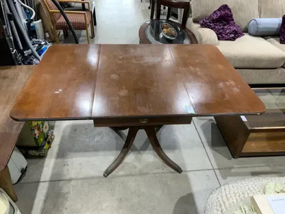 Gibbard Canadian Crafted Pedestal Table