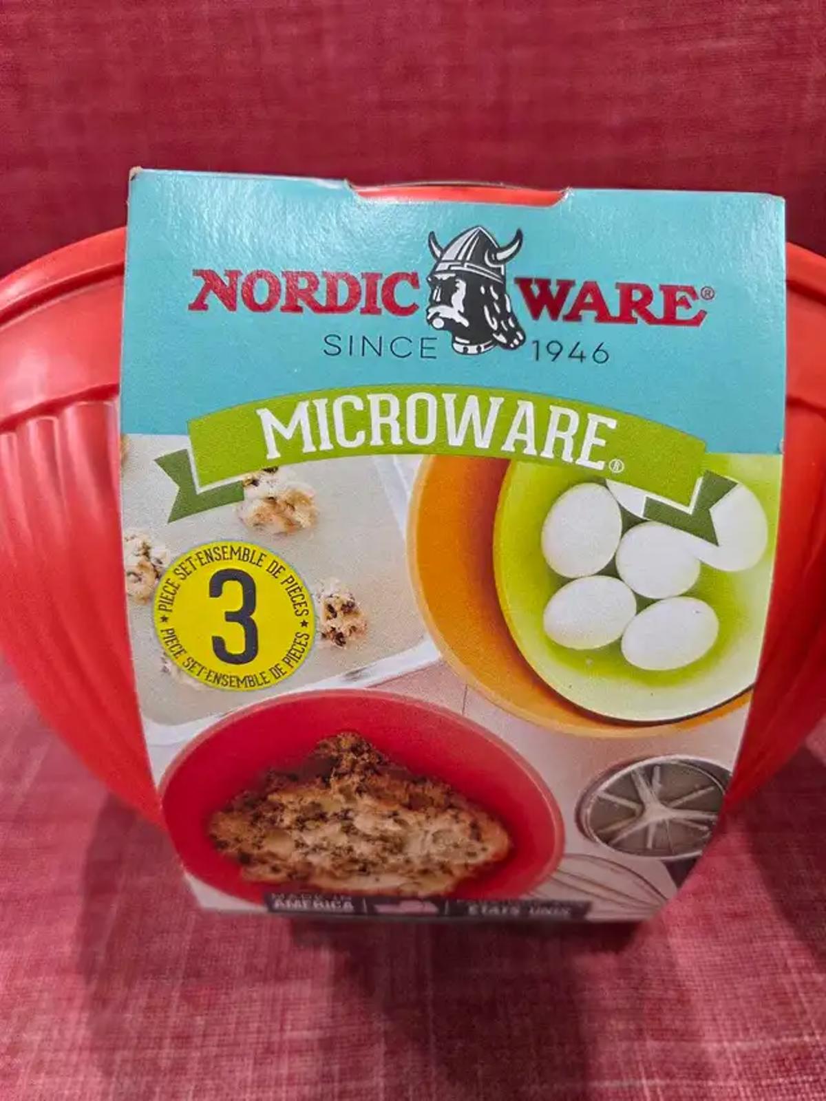New! Nordic Ware Mixing Bowl Set
