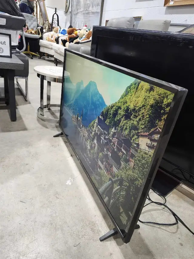 LG 43" 4K UHD Smart TV