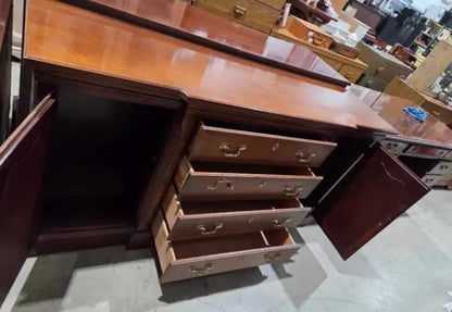 Beautiful Victorian Lexington Sideboard
