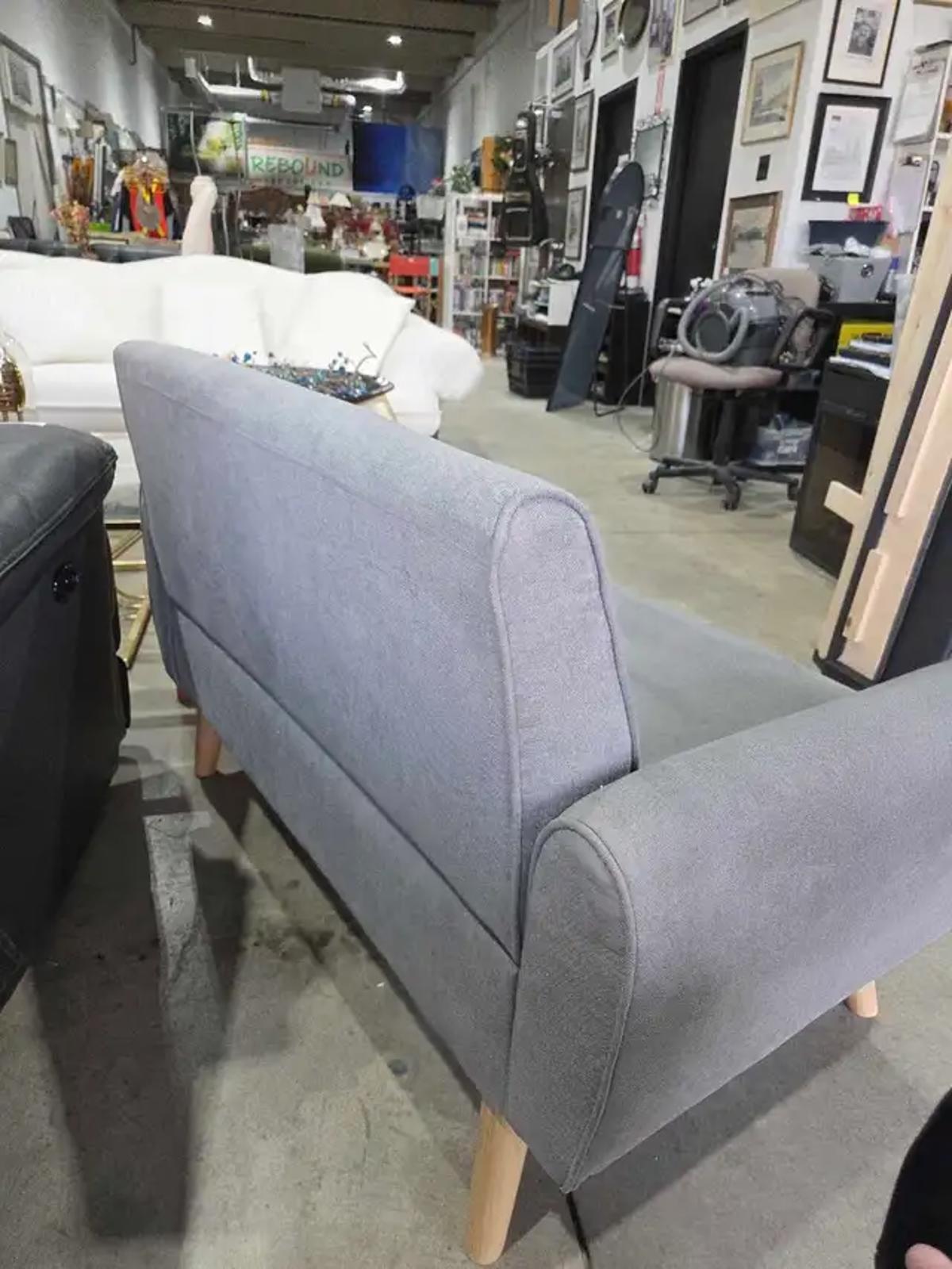 Sobaniilo 47" Small Modern Loveseat Chair
