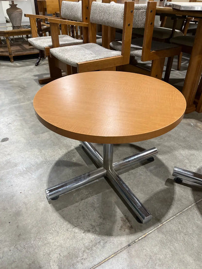 round coffee/side table (1 left)