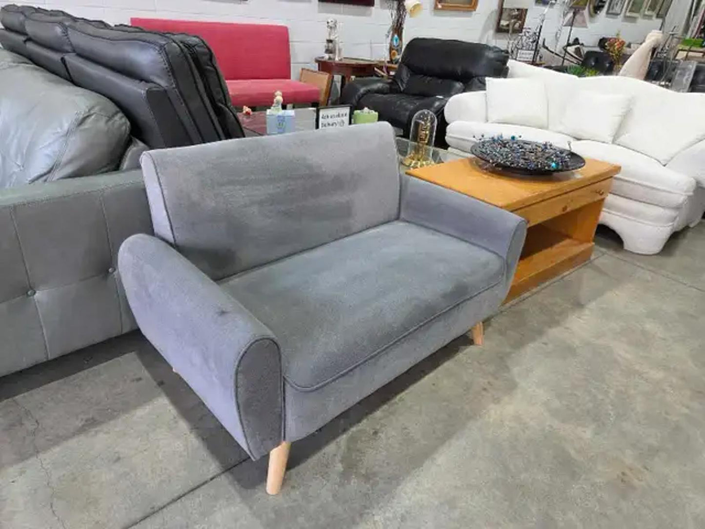 Sobaniilo 47" Small Modern Loveseat Chair
