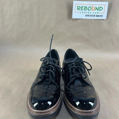 Django & Juliette Women’s Oxford Shoes (Size 8.5)