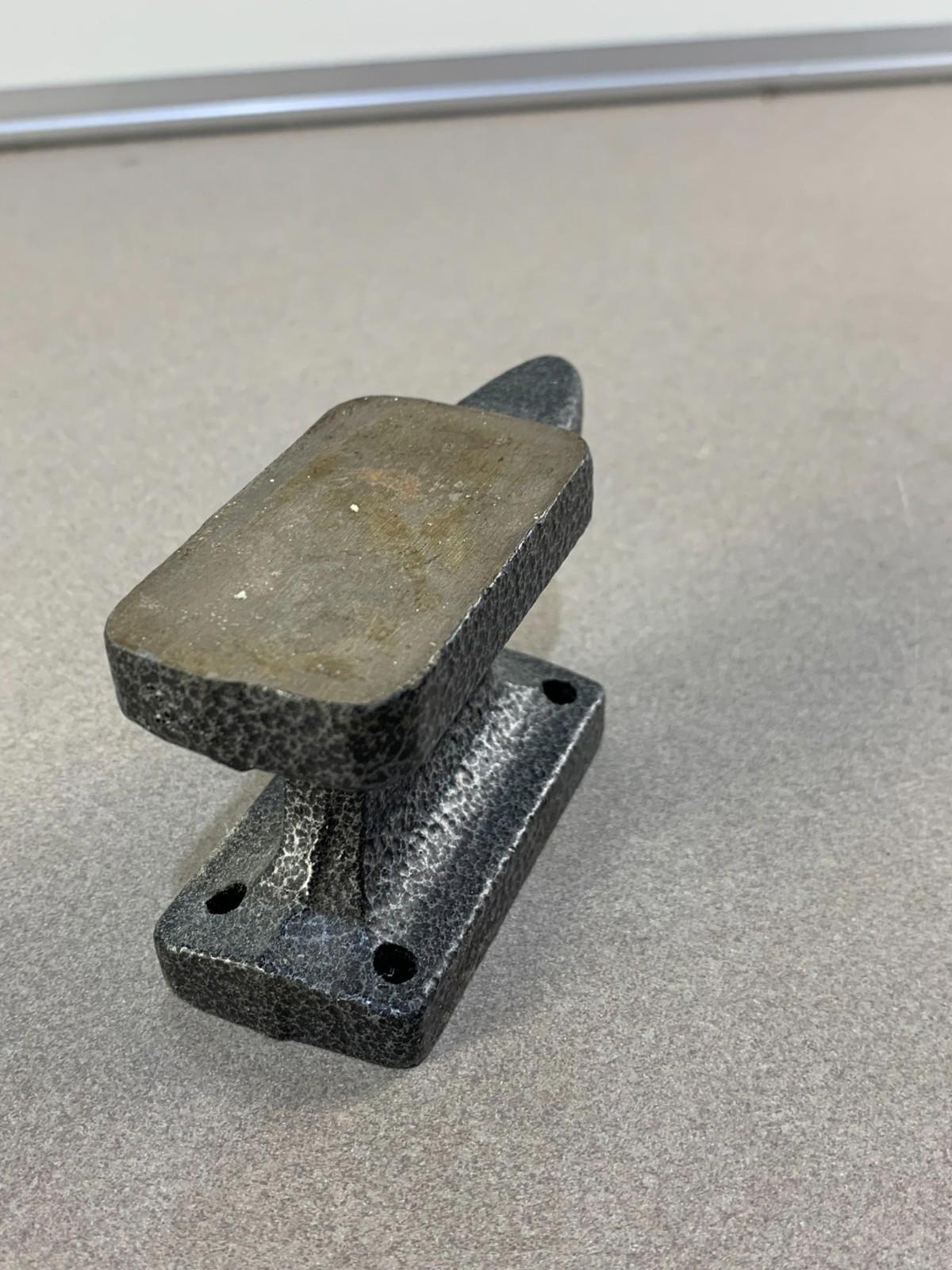 Petite enclume en fonte pour fabrication de bijoux en forme de corne