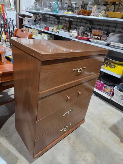 Vintage 4-Drawer Dresser