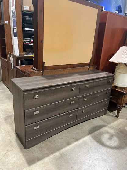 6-Drawer Dresser