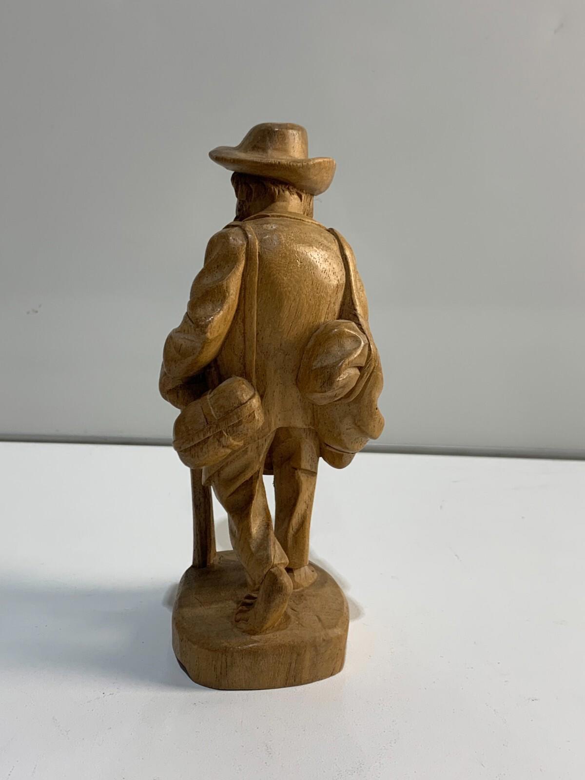 VINTAGE FOLK ART HAND CARVED WOODEN FIGURINE OF TRAVEL MAN