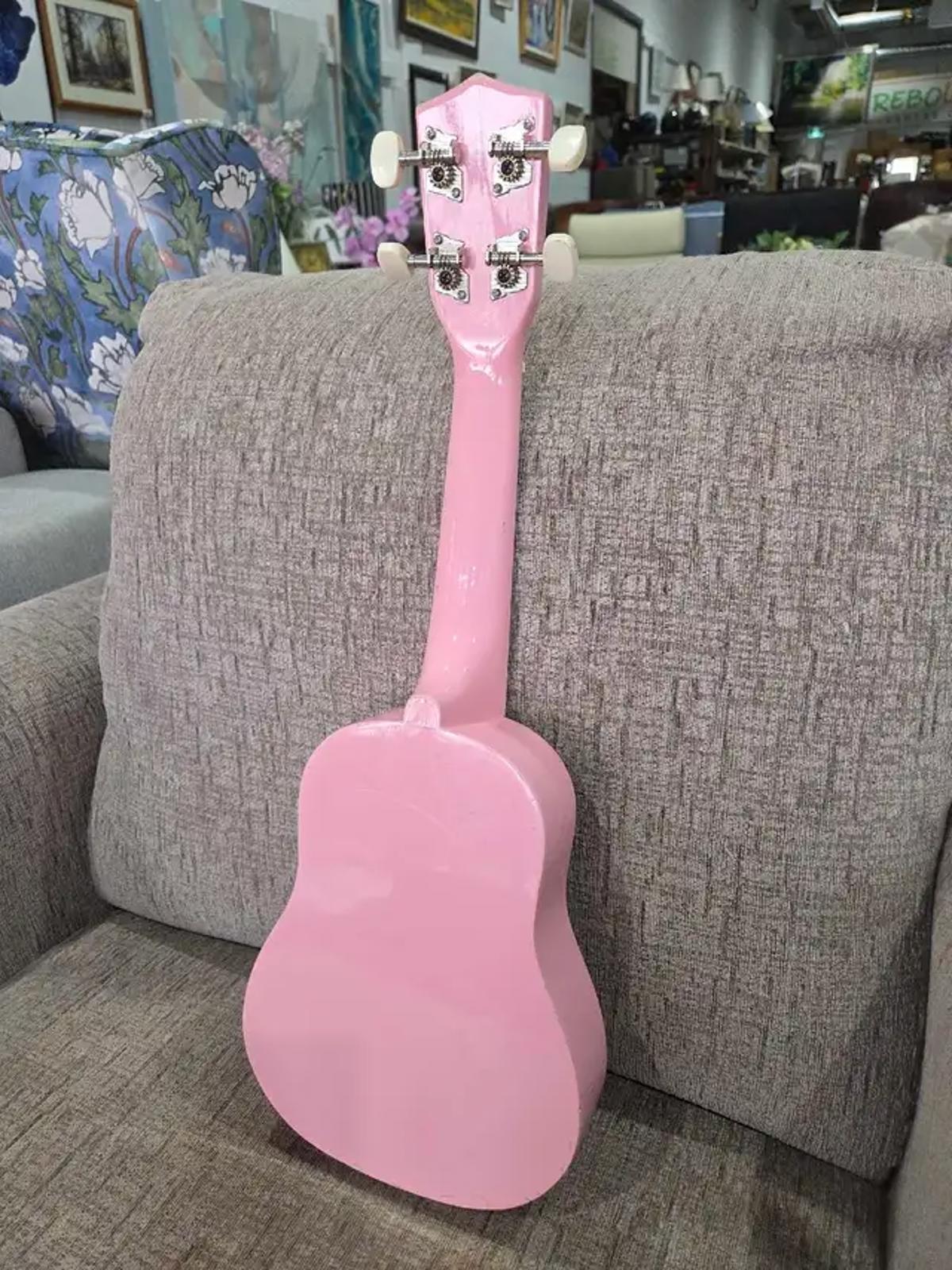 Denver Duke Pink Ukulele