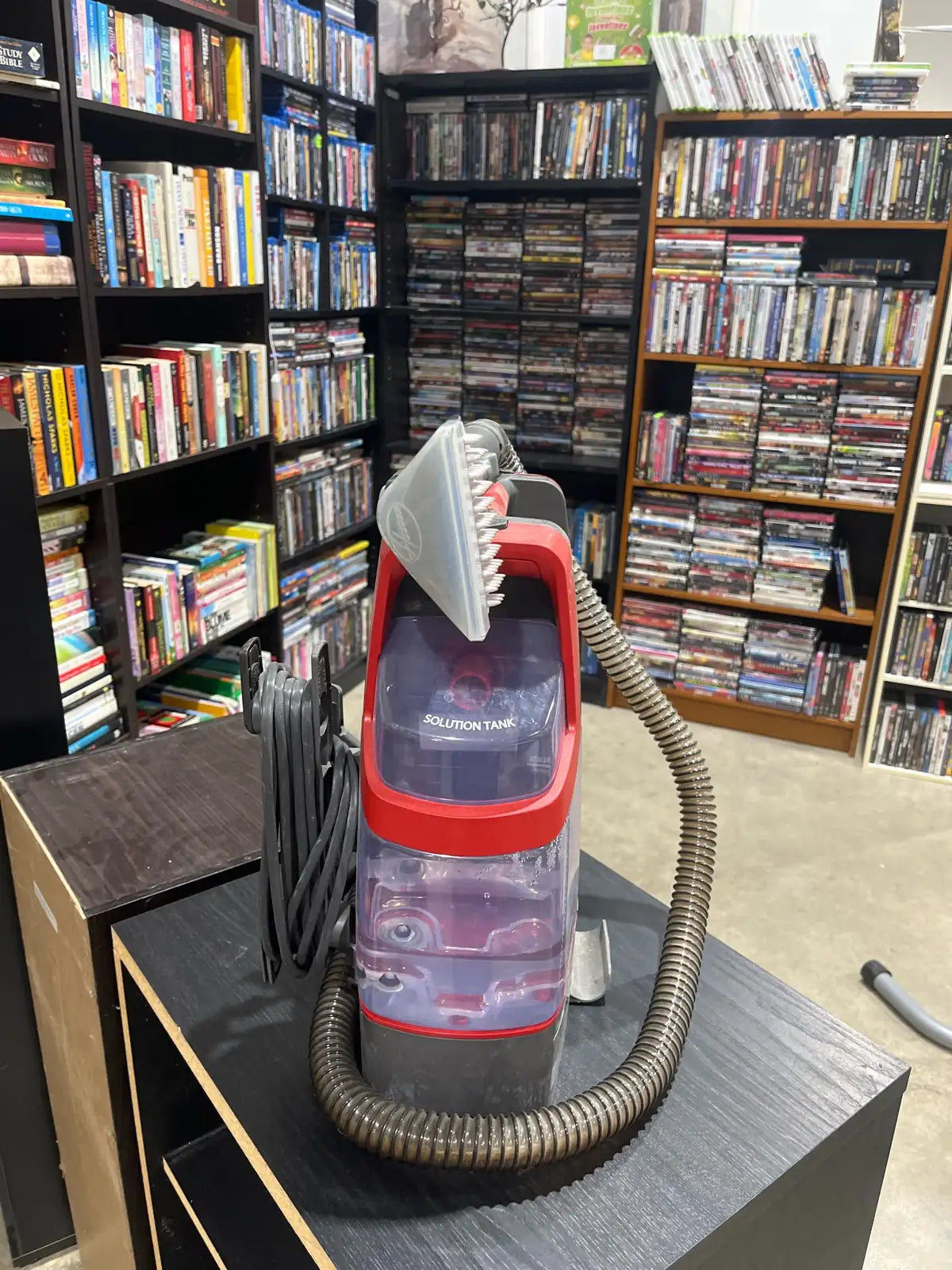 Hoover wet vacuum cleaner