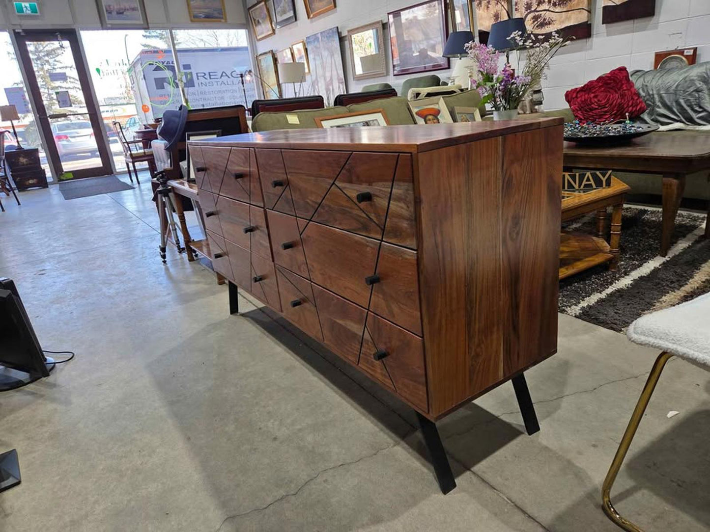 Modern Wood 6-Drawer Dresser - Geometric Design