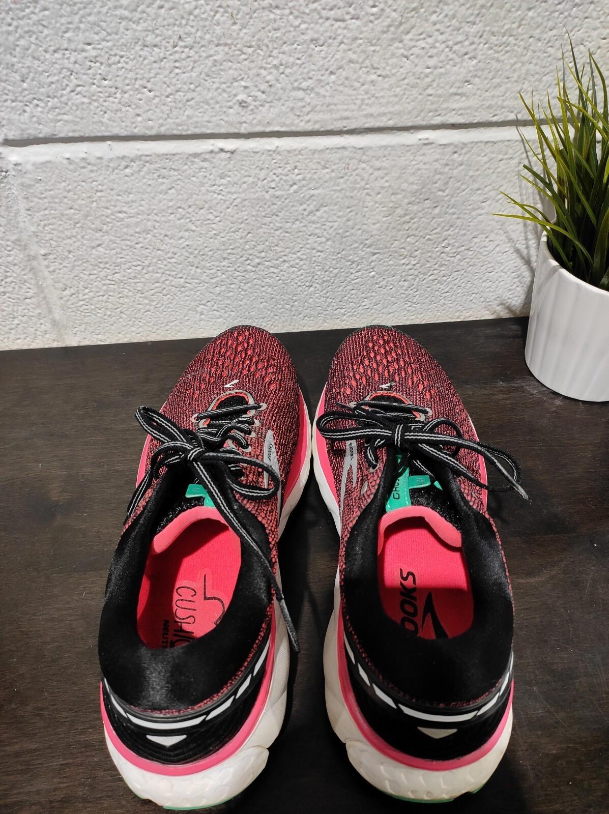 Chaussures de course Brooks Ghost 11 DNA rose et noir pour femme, pointure 8,5 M (B)