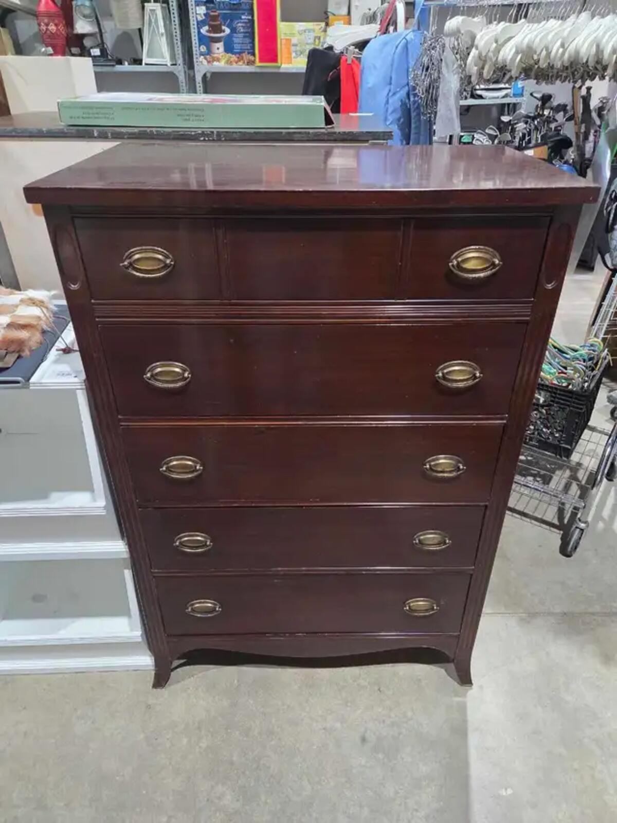 Antique Style 5-Drawer Dresser