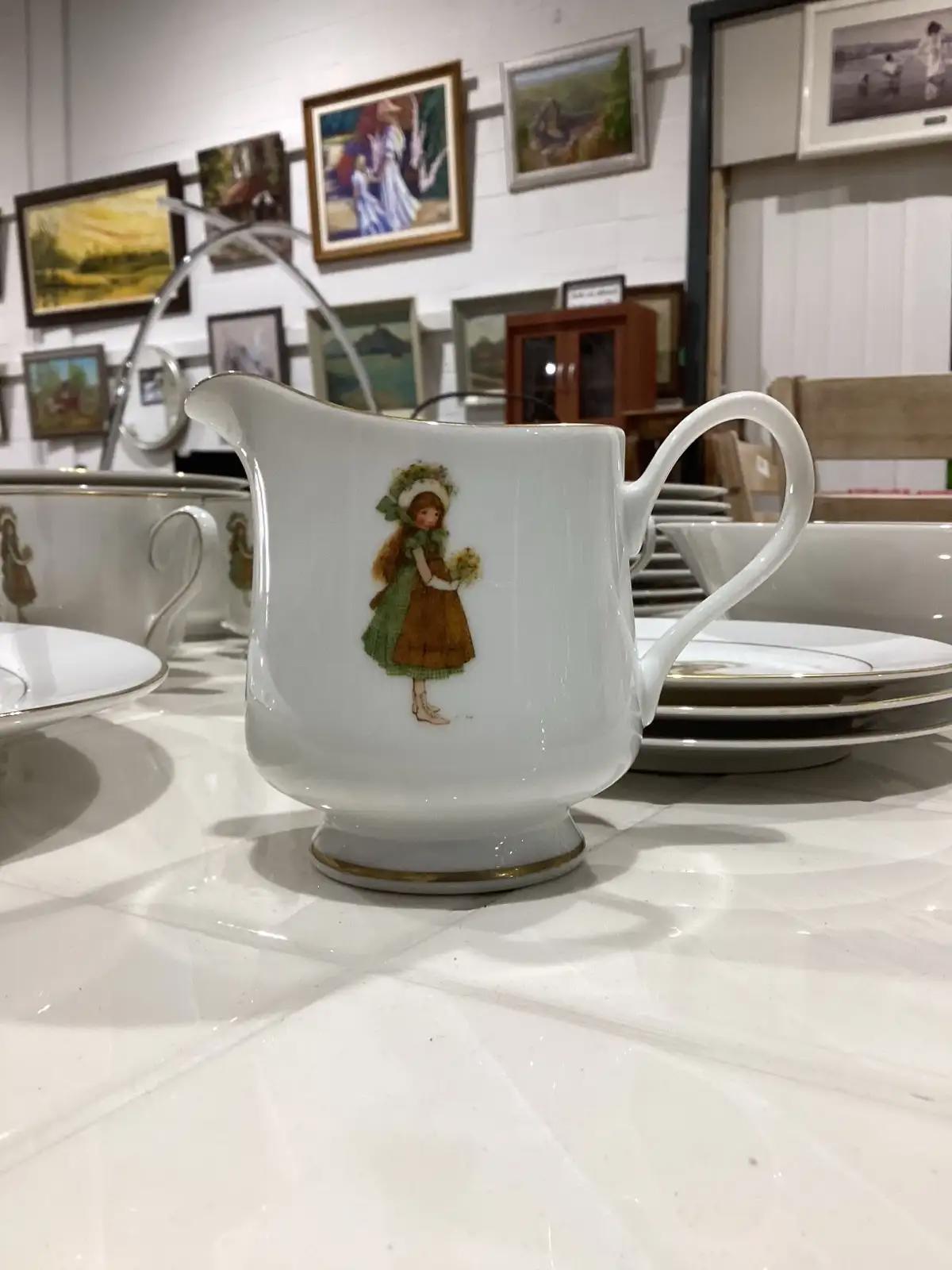 1970 Holly Hobbie Green Girl China Set