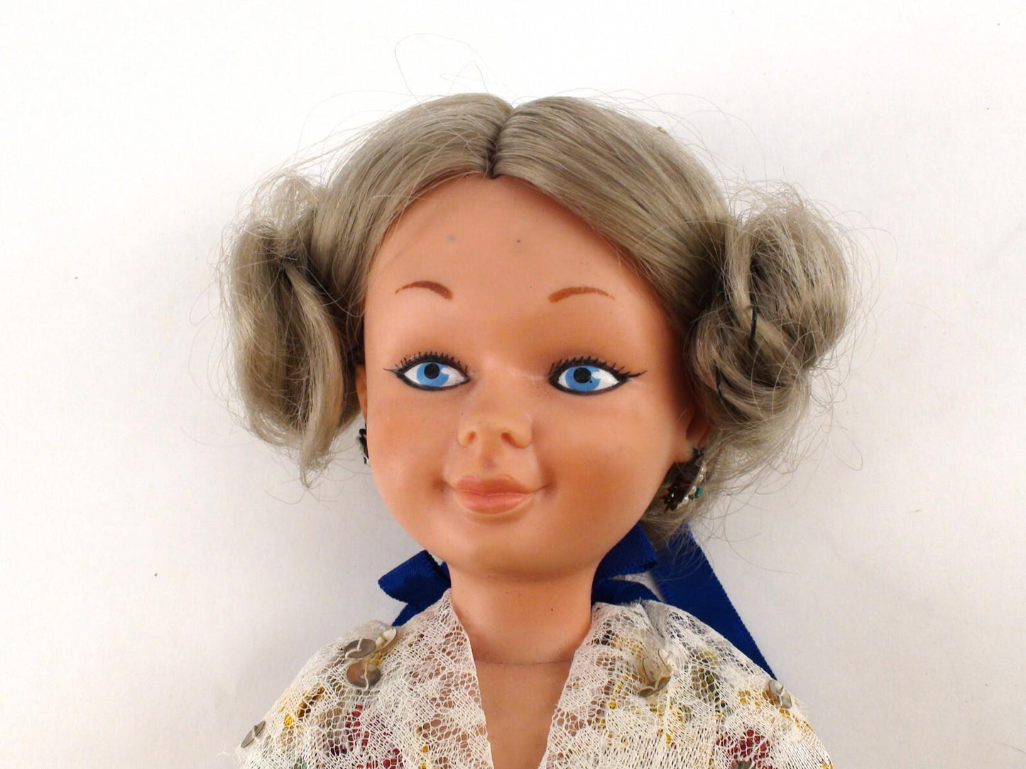 VINTAGE GOOD CONDITION  1964 Walt Disney Productions Vinyl Doll - Mary Poppins