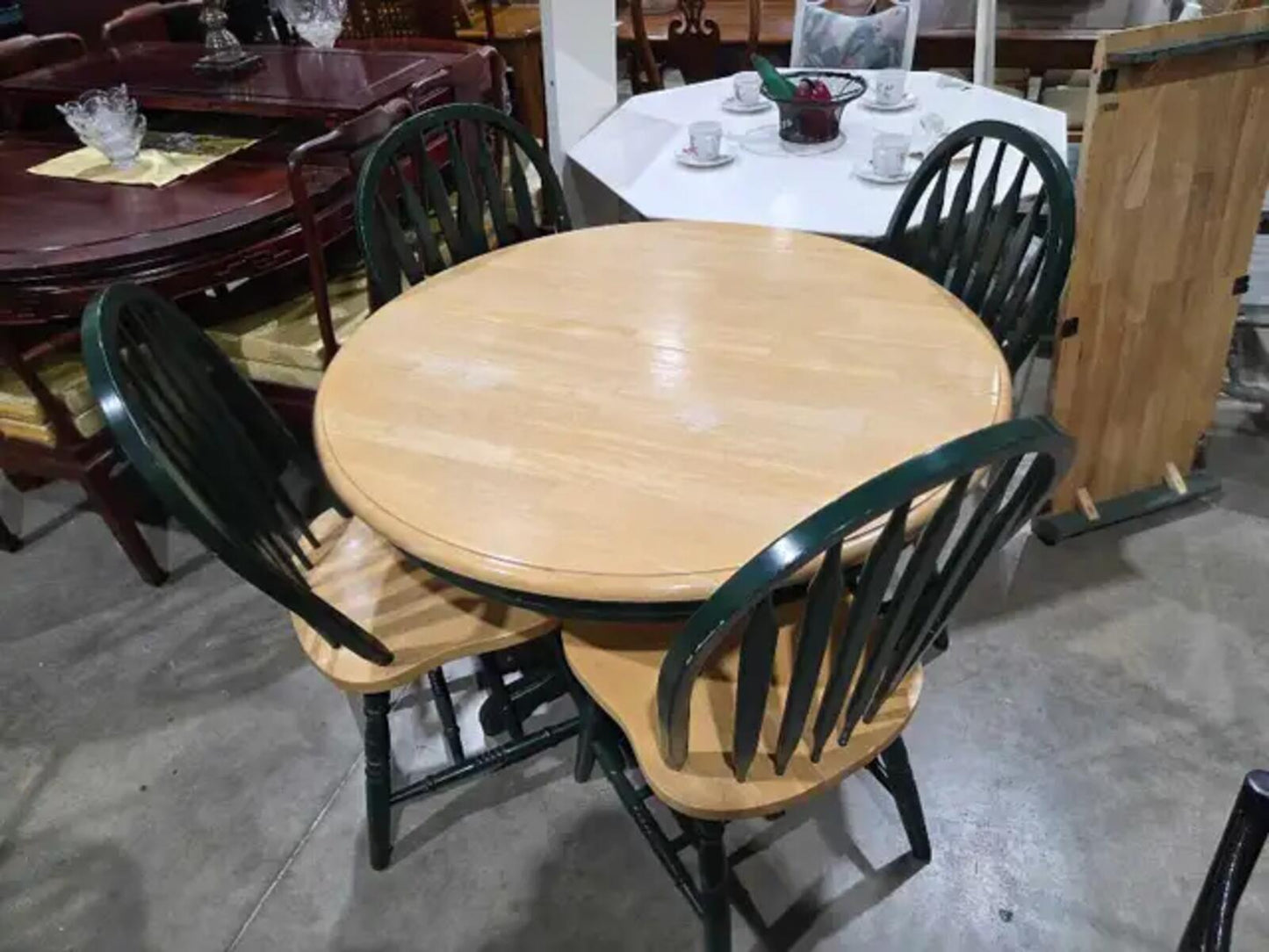 Round Extendable Dining Table With 4 Chairs