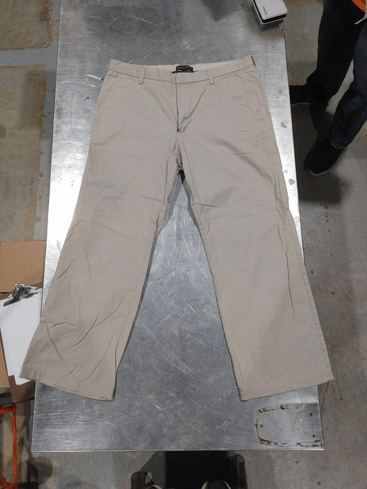 Good Condition Banana Republic Dawson Chino 100% Cotton Size 36x30 Tan