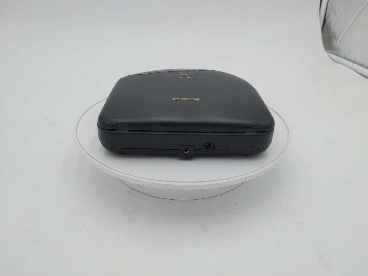 Good Condition AIWA Portable CD Player 1 Bit DAC Model XP-32 Black Works Tested