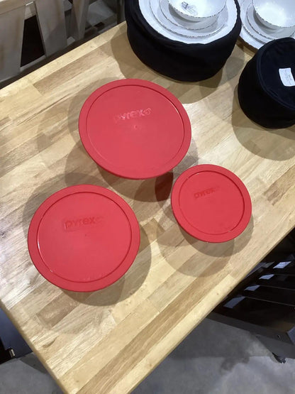 Pyrex Bowls with Lids - Set of 3