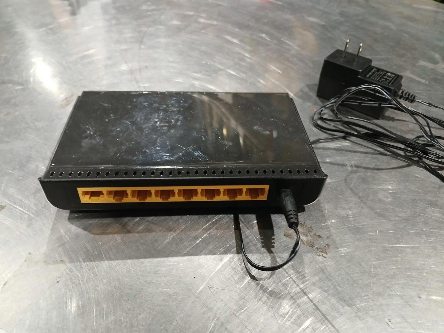 MONOPRICE 8 port Gigabit Ethernet switch TESTED GOOD CONDITION