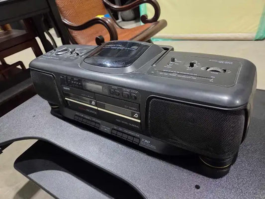 Sanyo MCD-Z30 CD/Radio/Cassette Boombox