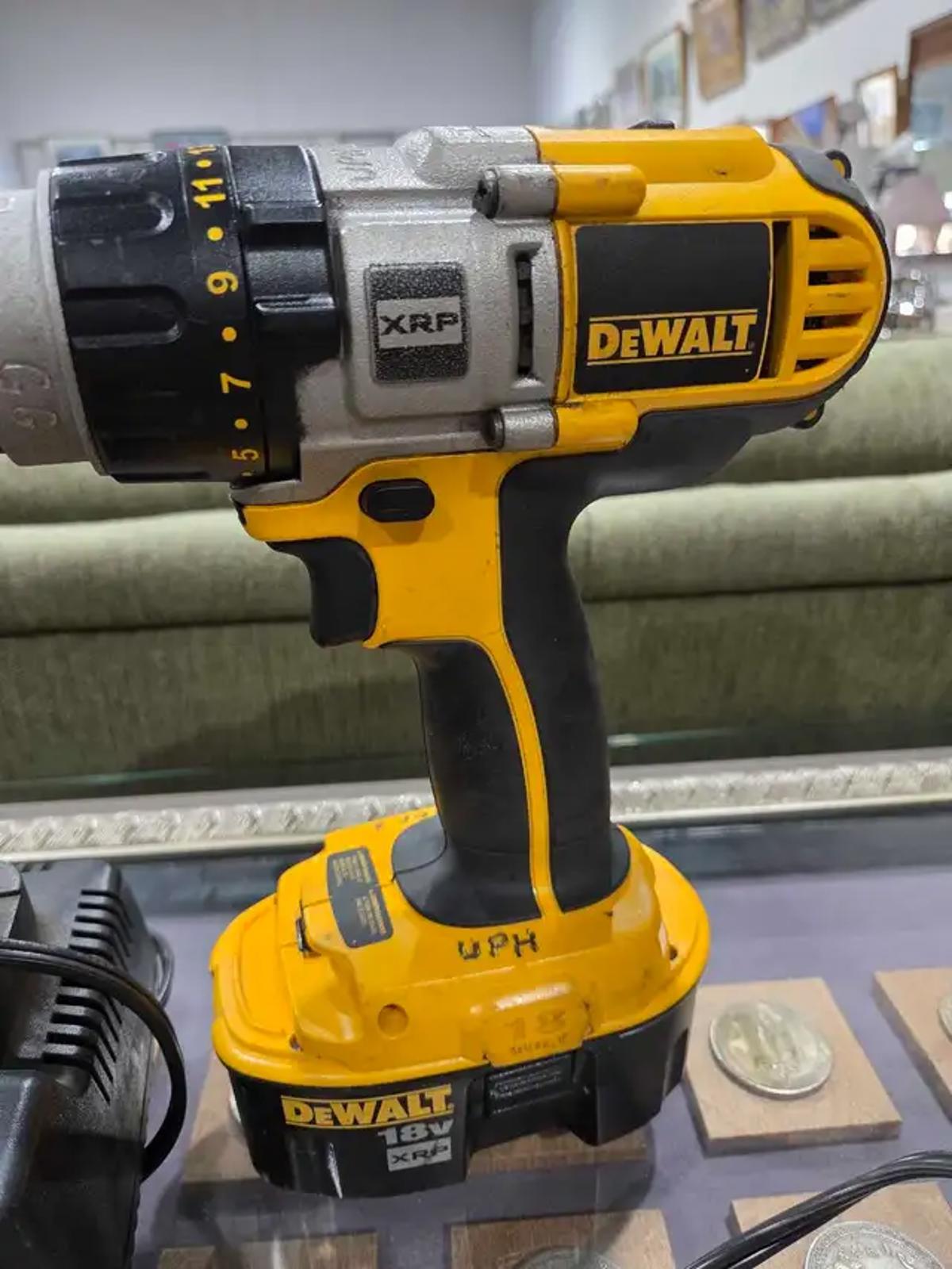 DeWalt Cordless 18v Drill/Driver DCD940