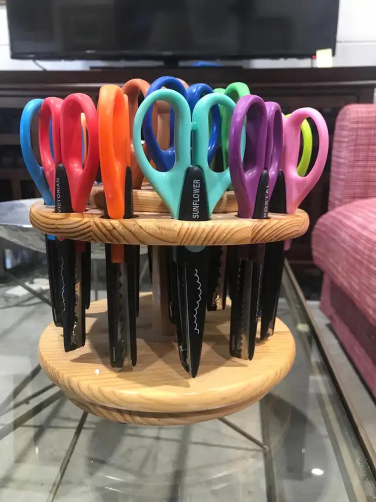 18 Edger Scissors + Holder