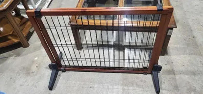 Freestanding Pet Gate - Adjustable