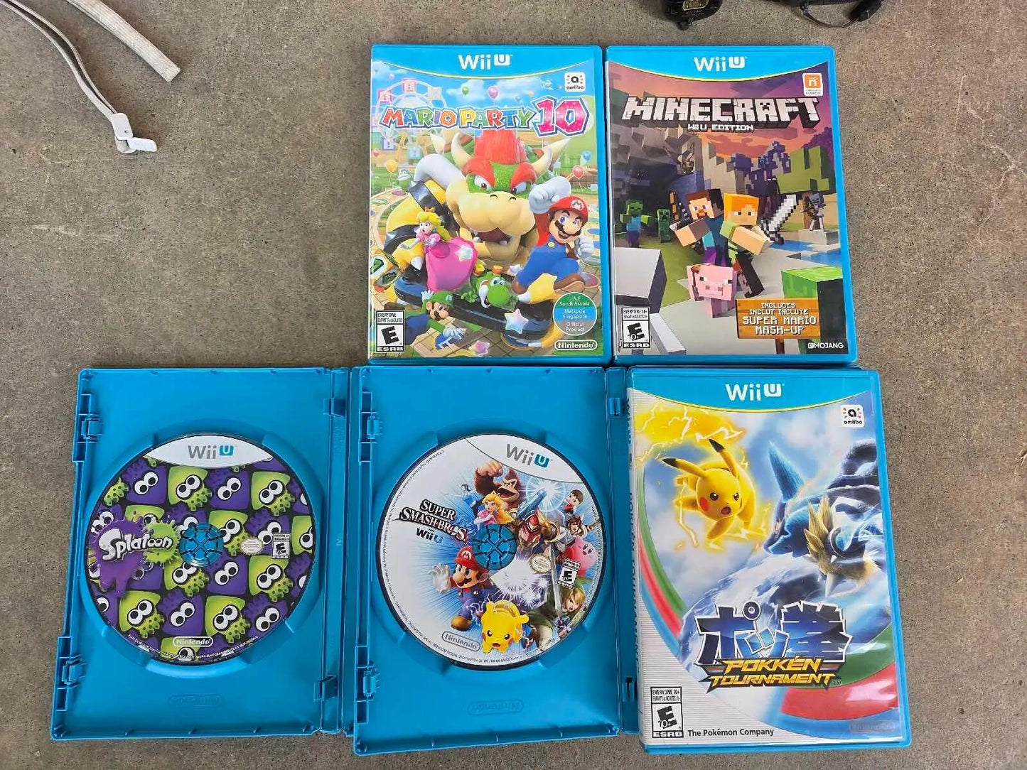 Nintendo Wii U 32gb Deluxe with Gamepad & 6 Games