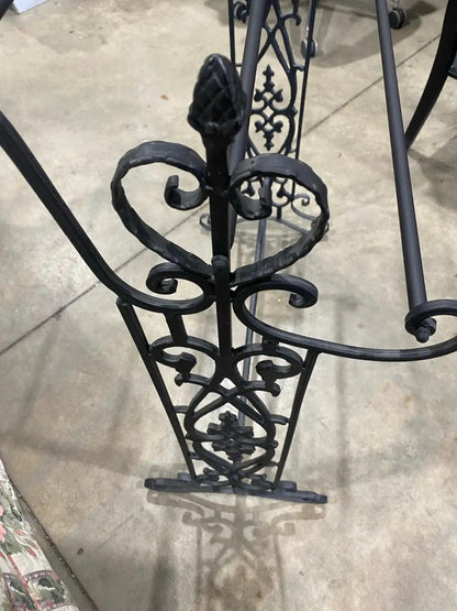 Vintage-Style Iron Quilt Rack – Black Metal
