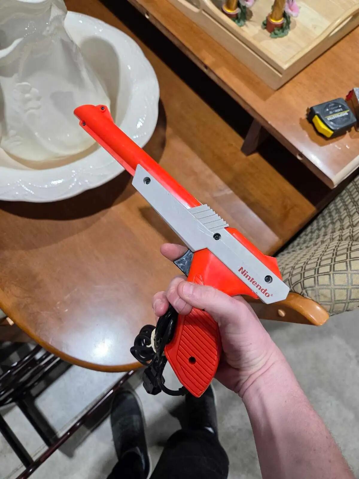 Retro Nintendo Zapper - 1985