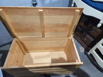 Small Cedar Chest with Lid