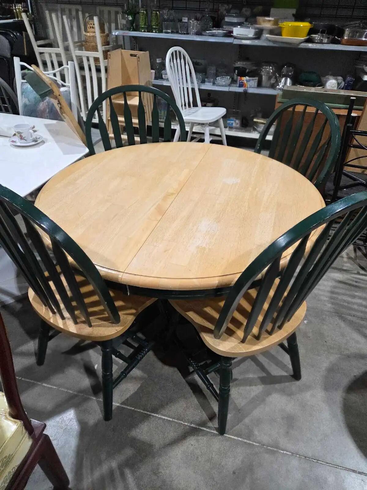 Round Extendable Dining Table With 4 Chairs