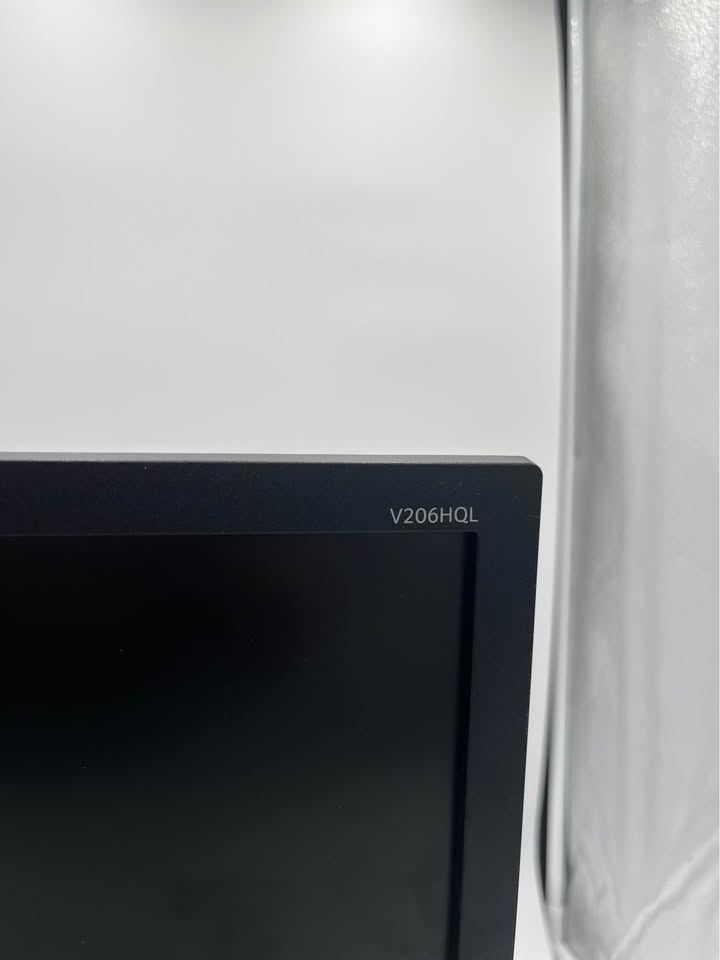 Acer V206HQL 19.5” LED Monitor – Good Used Condition