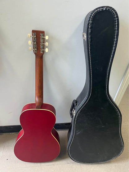 Art & Lutherie Ami Red Acoustic Guitar with Case – Excellent Condition